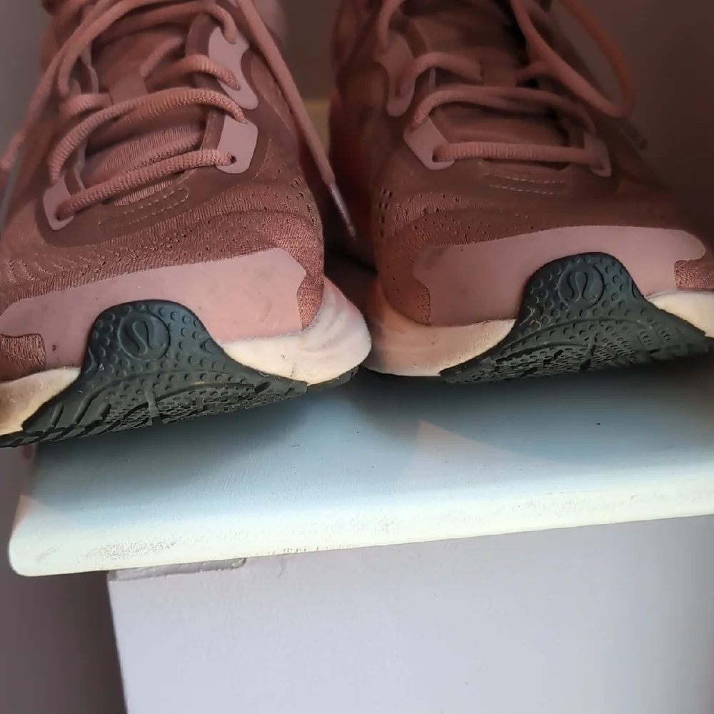 Lululemon Blissfeel Running Shoes 9.5 - Picture 5 of 6